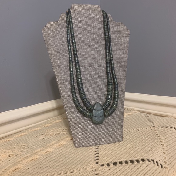 🐞2 for 30🐞 Unique Green Wood Necklace - Picture 1 of 4